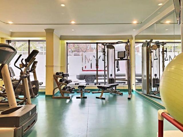 1530 Dr. Penfield — 4 ½
