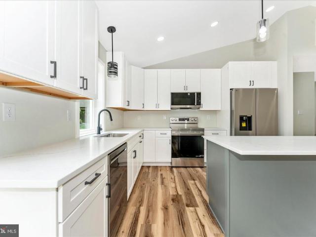 15320 Summit Farm Drive