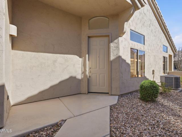 1533 e laurel drive