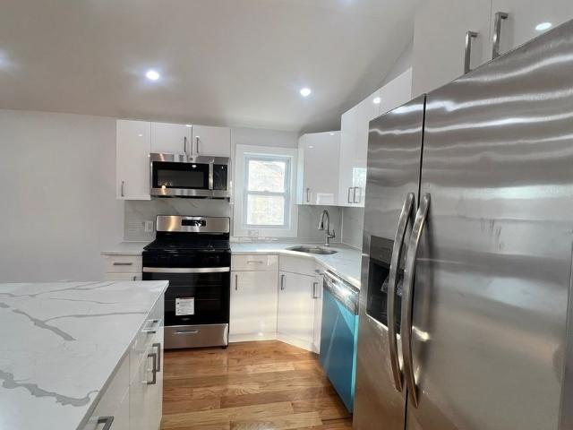 153 23 rd Avenue, Unit 2