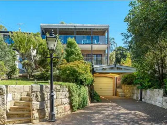 153 Como Parade, Como House for rent Listed by Emma Bull of S.