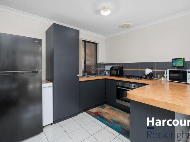 1/53 Moreton Crescent, WARNBRO, WA 6169