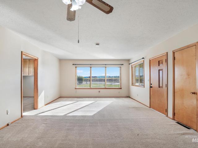 153 N Highway 24