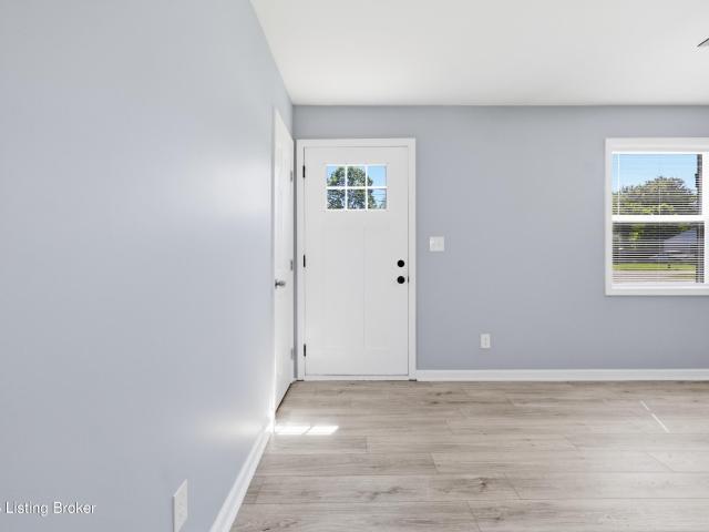 153 S Hickory Ln