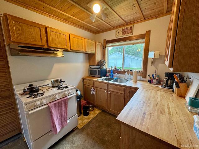 153 W Townline Road