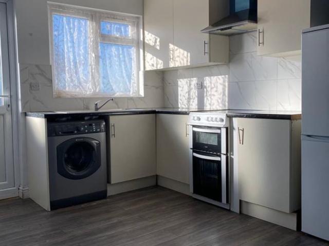 153A North Hyde Road UB3, 1 bed flat to rent, £1,799 pcm | PrimeLocation