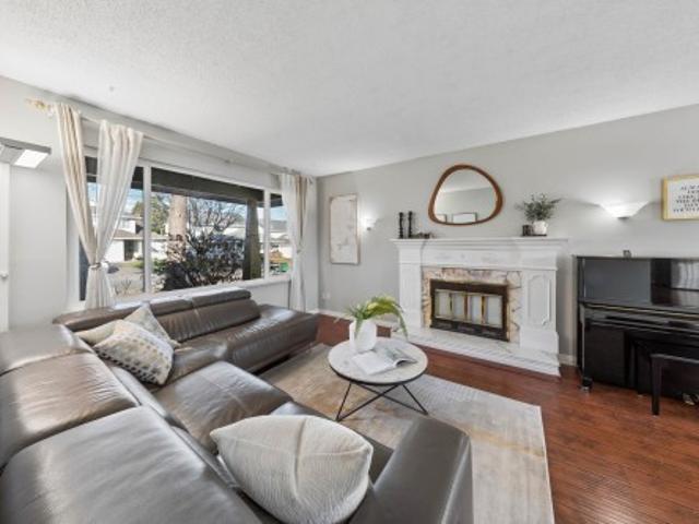 1544 A Avenue, Surrey, BC, V3R 7S7 house for sale | Listing ID R3154 | Royal LePage