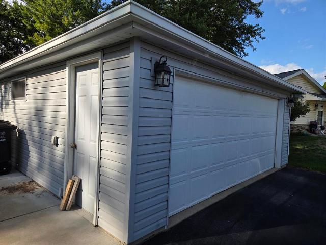 1544 Riverdale Dr