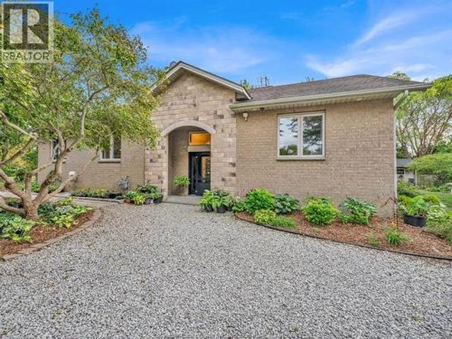 15461 County Rd 8, Essex, ON, N0R 1L0 house for sale | Listing ID 26022 | Royal LePage