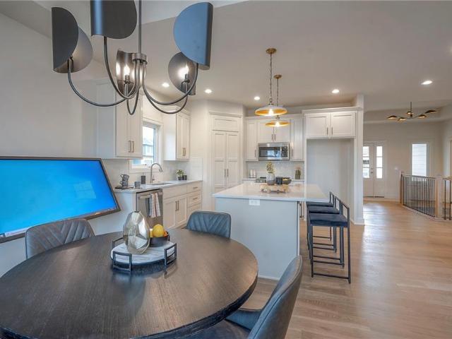15486 W 172nd Ct, Olathe, KS 66062 | MLS #2571