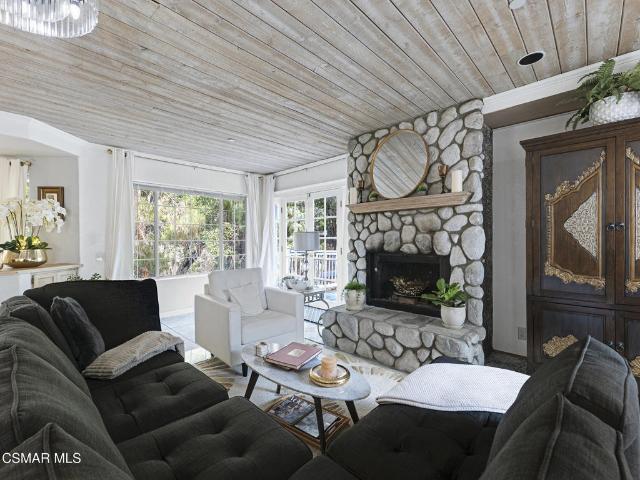 1548 Le Flore Drive