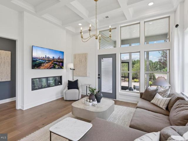 15499 Emerald Way