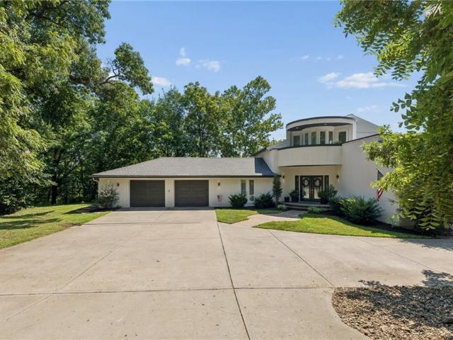 15404 Lake Point Drive