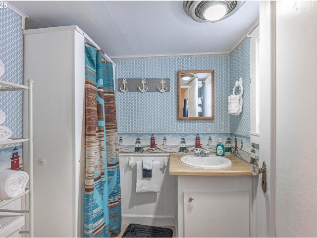 1540 NW 20TH ST