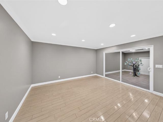 1540 Greenport Avenue B