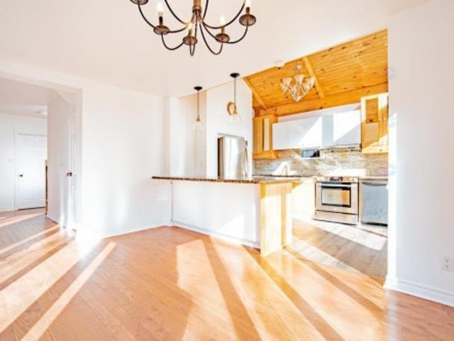 1540 Rue Decelles, Montréal Saint Laurent, QC, H4L 2E2 house for sale | Listing ID 10737 | Royal LePage