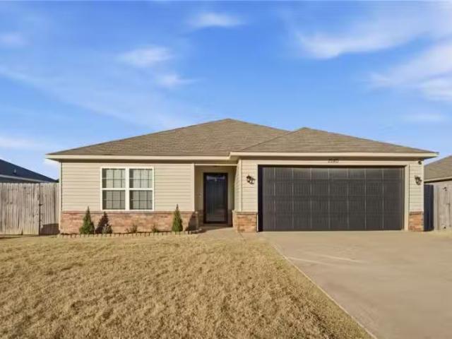 1540 SCOTLAND DR, CENTERTON, AR 72719