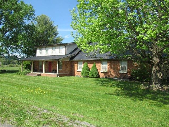 15415 Midland Trl W, Crawley, WV 24931