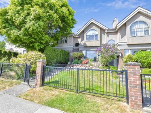 15415 Russell Avenue, White Rock, BC, V4B 2R5 townhouse for sale | Listing ID R3167 | Royal LePage