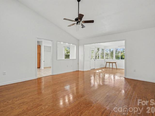 1542 Hunt Club Court