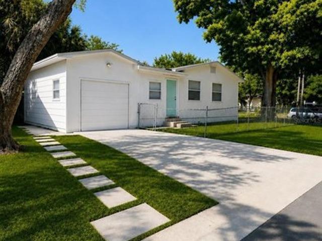 1543 43rd St S, Saint Petersburg, FL 33711