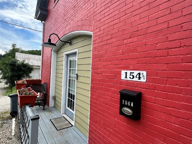 154 1/2 W Greene Street