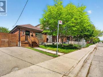 154 Fifth Street, Toronto, ON, M8V 2C7 house for sale | Listing ID W13495 | Royal LePage