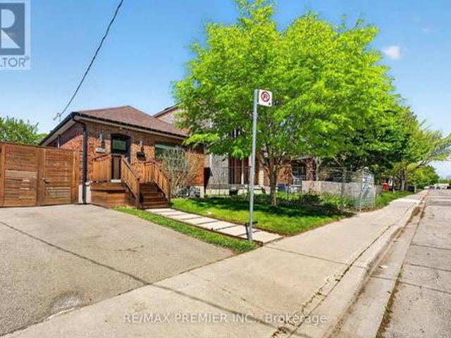 154 Fifth Street, Toronto, ON, M8V 2C7 house for sale | Listing ID W13661 | Royal LePage