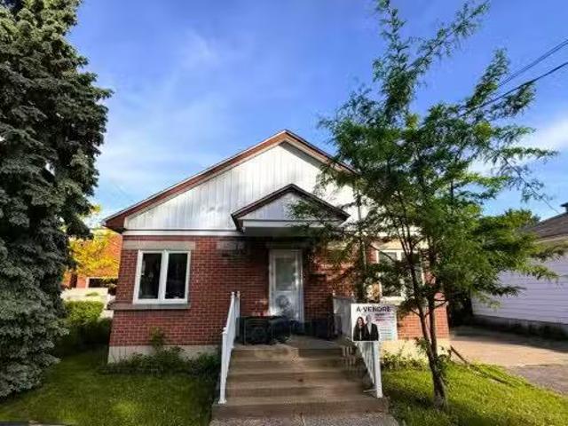 154 Rue St Étienne, L'Assomption, QC, J5W 1W5 house for sale.