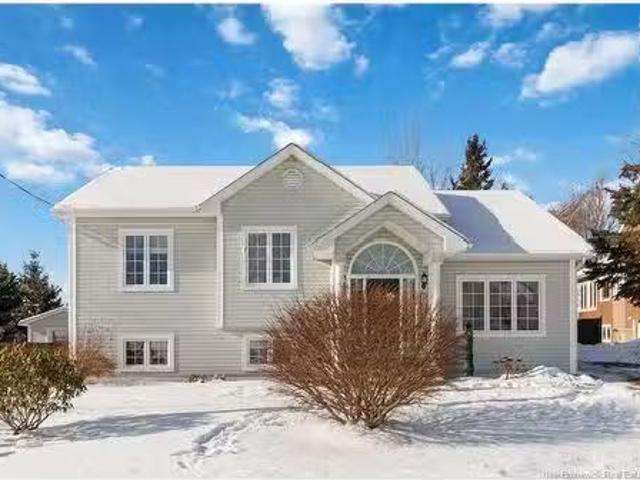 154 Theriault, Dieppe, NB, E1A 8J5 house for sale Listing I.