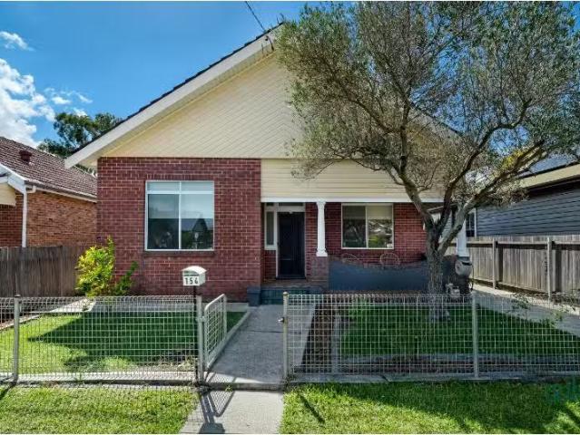 154 Tudor Street, Hamilton House for rent Listed by Rex Muir.
