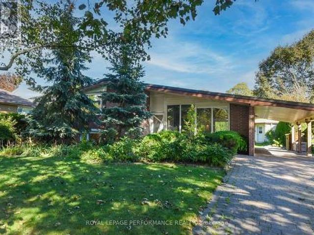 1554 Chomley Crescent, Ottawa, ON, K1G 0V8 house for sale | Listing ID X13814 | Royal LePage