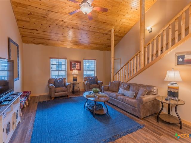 1554 Gruene Road A16