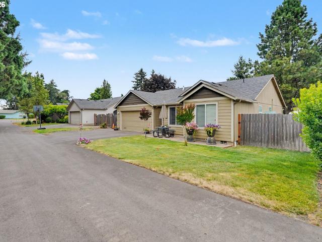 1555 crimson cap ln