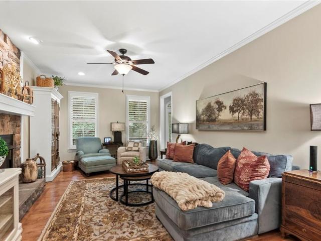 1556 Tamarack Drive