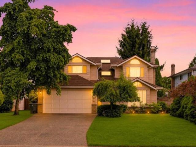 15578 A Avenue, Surrey, BC, V3R 0K5 house for sale | Listing ID R3145 | Royal LePage