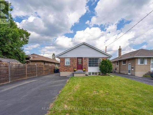 1557 Pharmacy Avenue, Toronto, ON, M1R 2K4 house for sale | Listing ID E13823 | Royal LePage