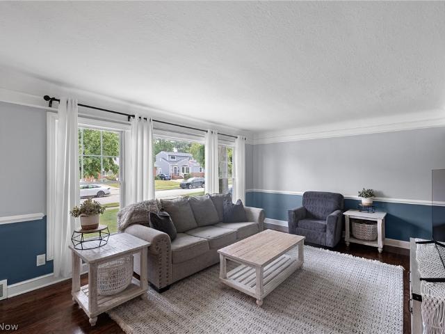 1558 Empire Road