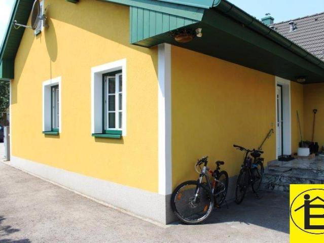 15593 Ruhige 3 Zimmerwohnung in Ratzersdorf mit Terrasse