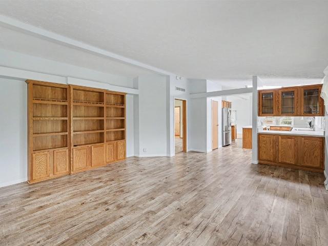 1559 Larkmore Lane
