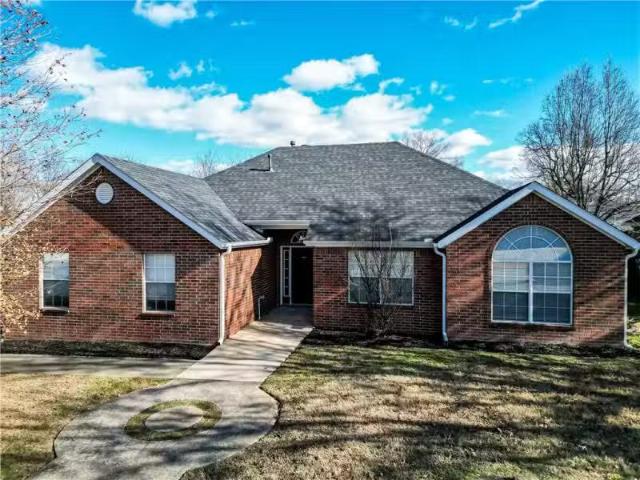 1550 N PLANTATION AVE, FAYETTEVILLE, AR 72704