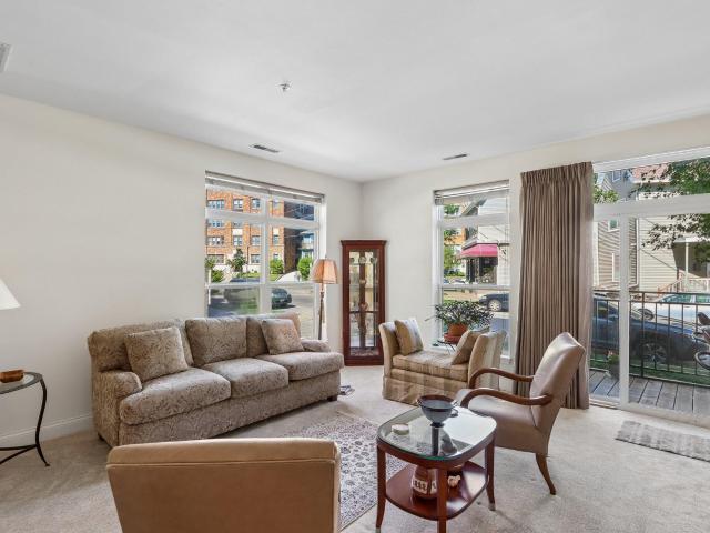 1550 N Warren Ave, Unit 113