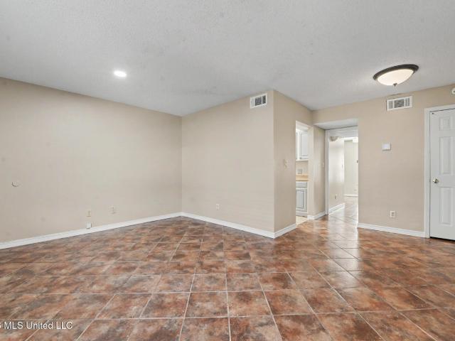 1550 E 2nd Street