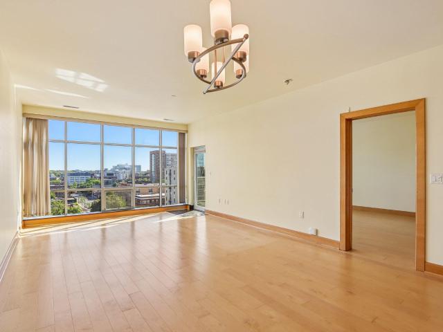 1550 E Royall Pl, Unit 911