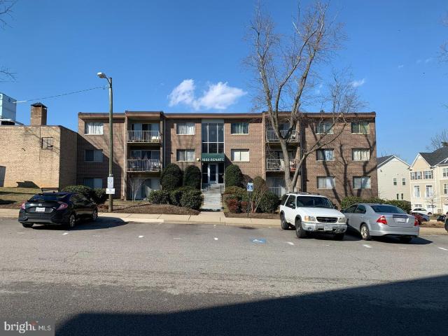 1550 Renate Dr, Unit 203, Woodbridge, VA 22192 | MLS #VAPW2120