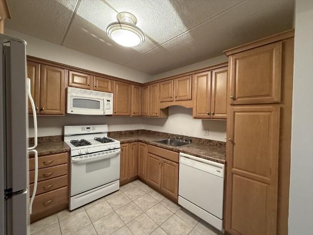1550 Worcester Rd Unit 304, Framingham, US, MA