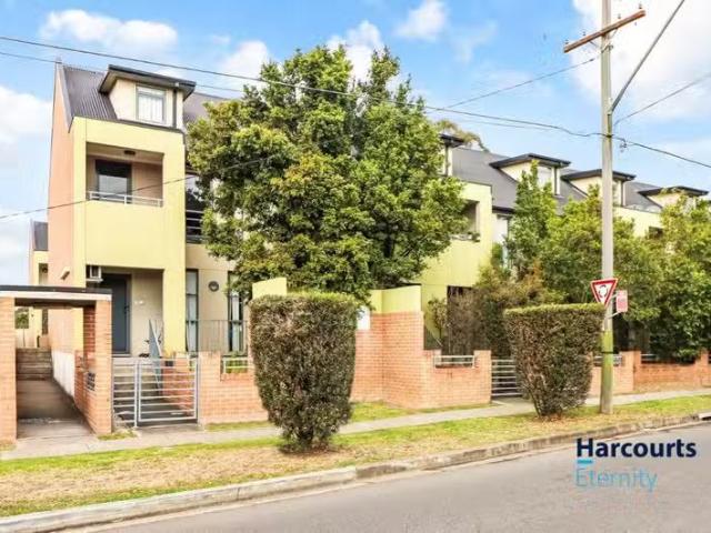 15/517 Wentworth Avenue, TOONGABBIE, NSW 2146 Townhouse for.