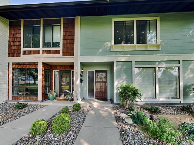 1551 Foster Dr, 3 beds, 3 full baths