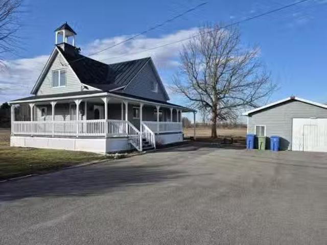 1553 1Er Rang, Sainte Clotilde, QC, J0L 1W0 house for sale.