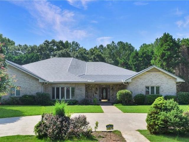 155 Highlands Forest Ln, Oxford, GA 30054